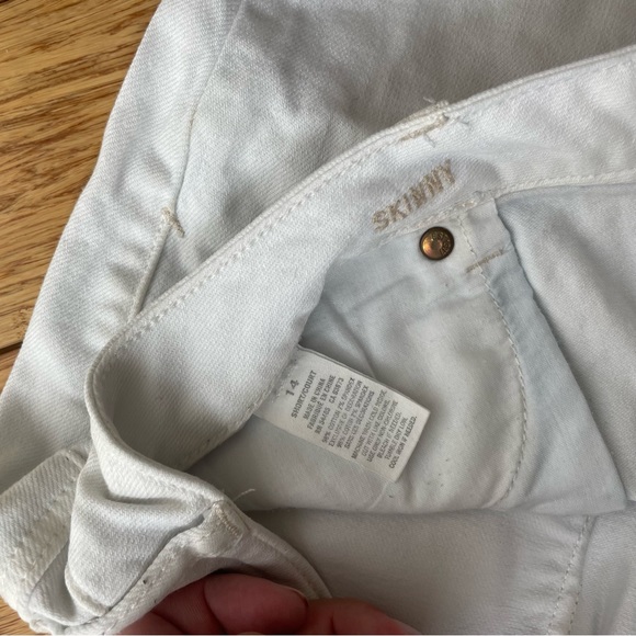 American Eagle Stretchy White Skinny Straight Leg Jeans Size 14 Short - Picture 5 of 5